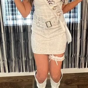 Embellished sparkles white mini skirt